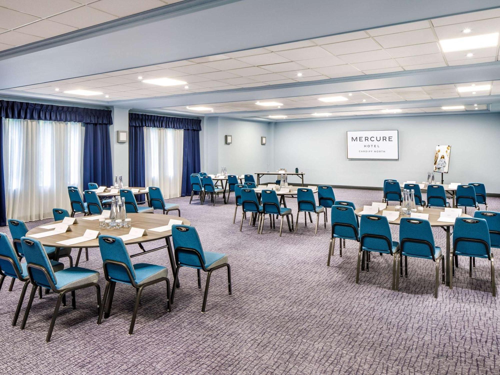 Mercure Cardiff North Hotel Exterior foto